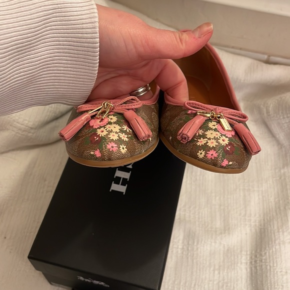 COACH- NWT- FG2563- signature floral ballet flat - size 6.5 - Picture 5 of 11